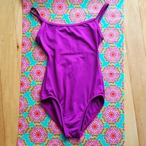 Motionwear magenta leotard